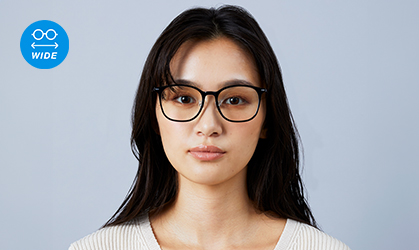 女性のメガネ装着イメージ